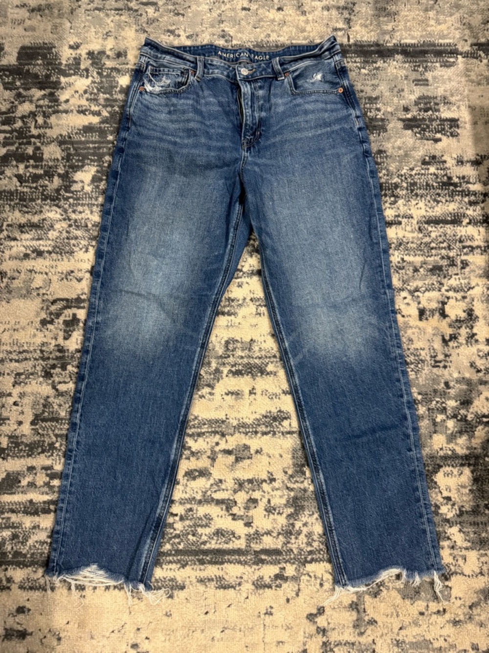American Eagle Outfitters Blue High-Rise Strigid mom jeans 

Long inseam (31”)